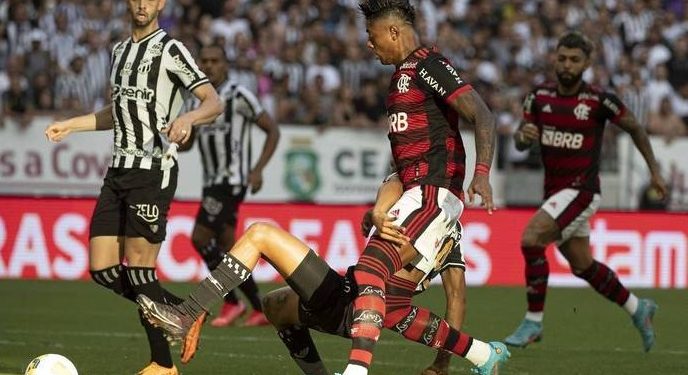 Com falha de Hugo nos acréscimos, Flamengo cede o empate no Castelão