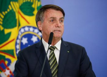 Bolsonaro visita João Pessoa, entrega dois residenciais e anuncia reajuste do Auxílio Brasil de R$ 400 para R$ 600