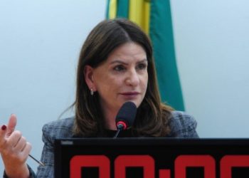 Relatório apresentado na Câmara é favorável à PEC do piso salarial dos enfermeiros