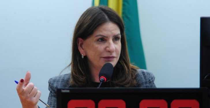 Relatório apresentado na Câmara é favorável à PEC do piso salarial dos enfermeiros