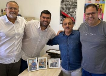 Vereador Marcílio do HBE e o presidente da FPDE, Diego do HBE, visitam secretário de Esportes e tratam dos Jogos Escolares da Primavera