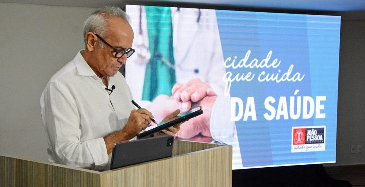 João Pessoa anuncia ampliação da rede de assistência e aumento salarial histórico para profissionais da Saúde