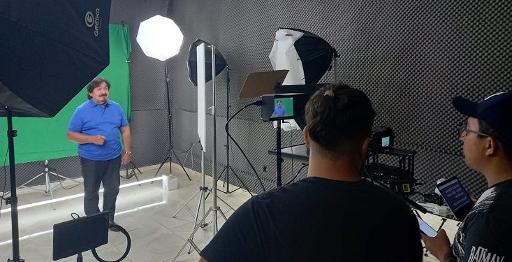 Laércio Braga grava guia eleitoral para o rádio e TV