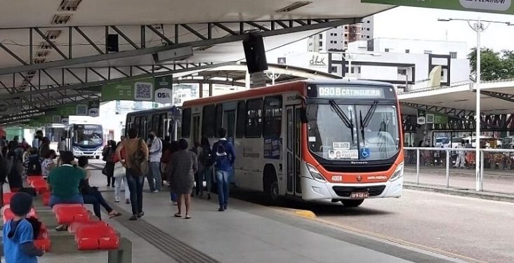 Transporte coletivo circula com frota especial nesta sexta-feira em Campina Grande