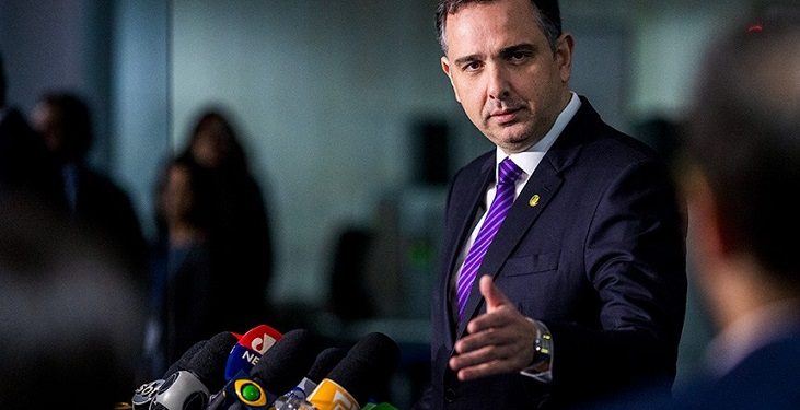 Pacheco apresenta medidas para financiar piso dos enfermeiros