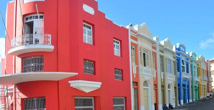 Prefeitura de João Pessoa revitaliza pintura dos casarões do Centro Histórico