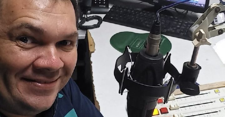 Radialista confirma entendimentos para estrear programa na Pop FM no início de 2023