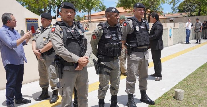 Polícia Militar desocupa frente do Grupamento de Engenharia e permanece no local para que manifestantes não retornem