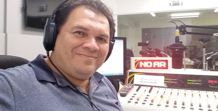 Com menos de dois meses no ar, George Medeiros comemora audiência crescente do programa Flash Pop