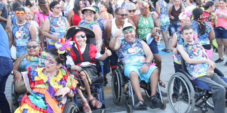 Bloco Portadores da Folia completa 30 anos e desfila nesta terça-feira na orla de João Pessoa