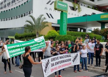 Enfermeiros fazem ato em frente ao Hospital da Unimed e conseguem boa adesão de profissionais