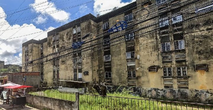Sobe para 14 o número de mortos em prédio que desabou no Grande Recife