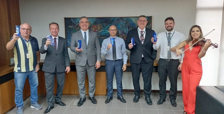 ASTRA-13 faz homenagem a servidores e magistrados com distribuição de brindes alusivos ao Dia dos Pais
