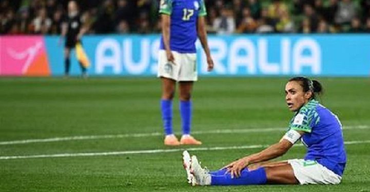 Brasil não passa do empate com a Jamaica, é eliminado e Marta dá adeus aos mundiais