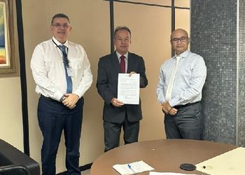 ASTRA-13 protocola ofício na presidência do TRT-13, solicitando ponto facultativo para os dias 13 de outubro e 3 de novembro