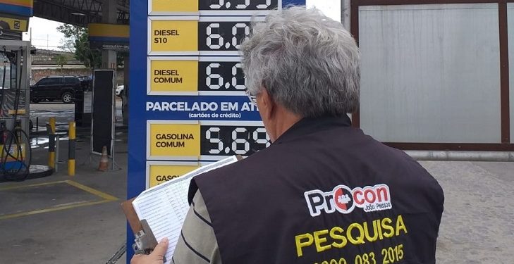 Procon de João Pessoa registra pequena redução no preço do litro da gasolina