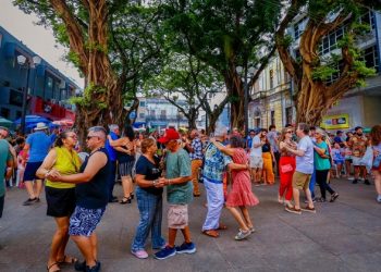 Último Sabadinho Bom de 2023 terá a musicalidade de Polyana Resende