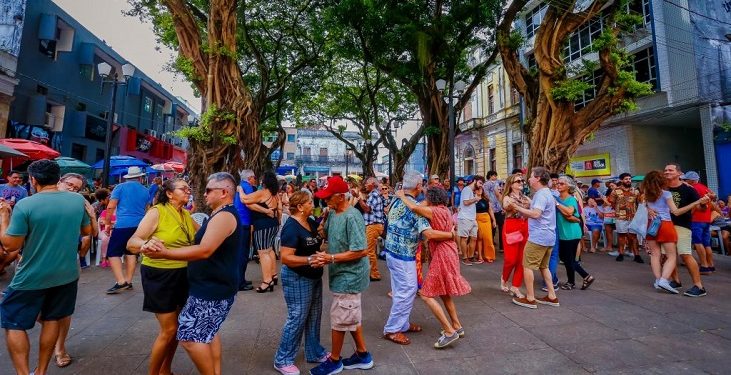 Último Sabadinho Bom de 2023 terá a musicalidade de Polyana Resende