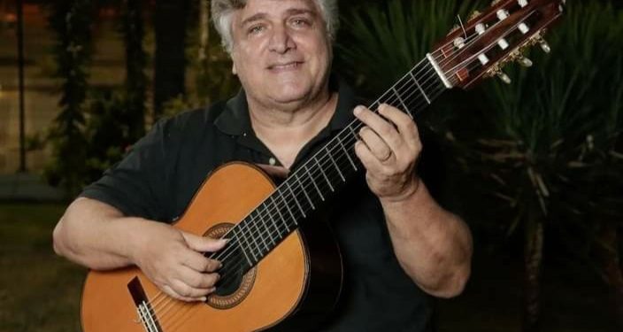 Sabadinho Bom terá neste sábado o instrumentista Jorge Simas e seu violão de sete cordas