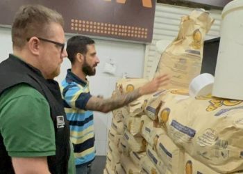 Mais de duas toneladas de farinha de trigo com validade vencida foram apreendidas pelo Procon de João Pessoa