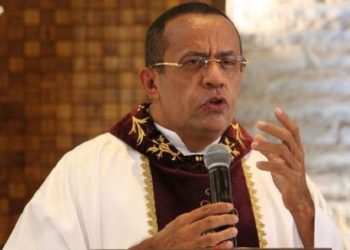 A sociedade quer saber: “Quem está pagando o plano de saúde do Padre Egídio?”