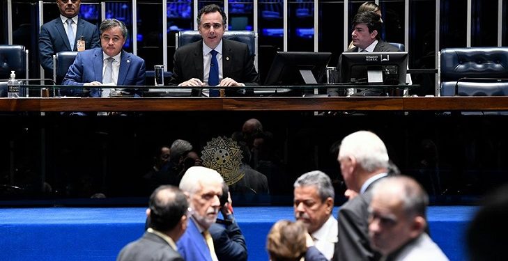 Senado aprova PEC que criminaliza posse e porte de qualquer quantidade de droga