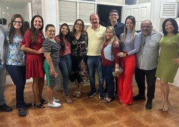 Durval Ferreira faz reunião com sua equipe de apoiadores da área da saúde