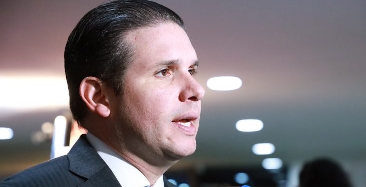 Arthur Lira anuncia paraibano Hugo Motta como candidato a presidente da Câmara Federal