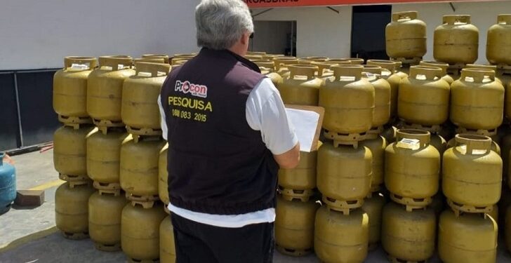 Procon de João Pessoa encontra diferença de R$ 35 no preço do botijão de 13Kg de gás de cozinha
