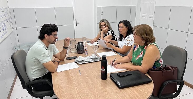 Secretaria de Saúde de Cabedelo recebe SINDEP e abre canal de diálogo para os pleitos da enfermagem