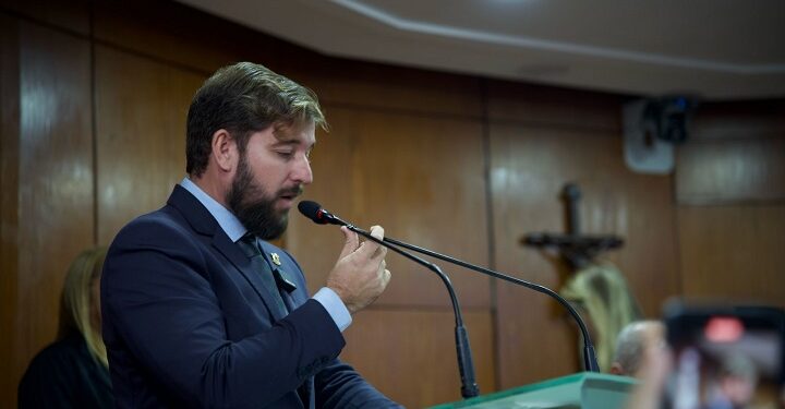 Fábio Lopes convoca sessão especial para discutir o despejo irregular de esgotos na orla e rios de João Pessoa