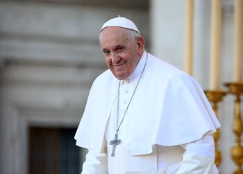 Morte do papa foi ocasionada por AVC e colapso cardiovascular, diz Vaticano