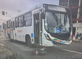 Acidente com vítimas entre ônibus e moto é registrado neste domingo em João Pessoa