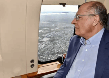 Avião da FAB que conduzia Geraldo Alckmin apresenta falhas