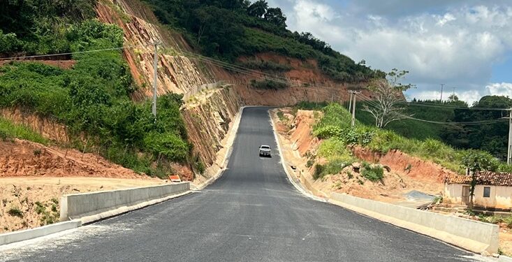 Pavimentação da rodovia Caminho dos Engenhos chega na fase de conclusão na Paraíba