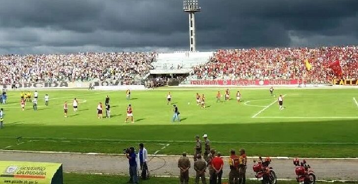 Clássico dos Maiorais: Campinense vence o Treze no estádio Amigão