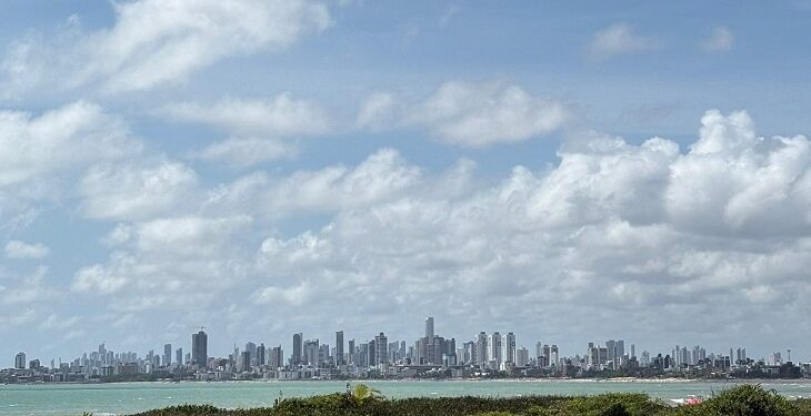 Ministério Público da Paraíba instaura procedimento para apurar ocupação irregular da orla de João Pessoa