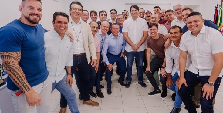 Em reunião com vereadores, Leo Bezerra fortalece diálogo entre Executivo e Legislativo