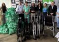 Instituto Cândida Vargas recebe kits para bebês e cadeiras de rodas em ação do Sicredi