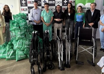 Instituto Cândida Vargas recebe kits para bebês e cadeiras de rodas em ação do Sicredi