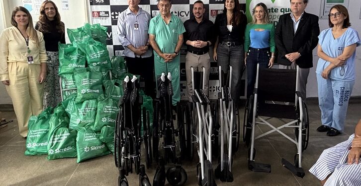 Instituto Cândida Vargas recebe kits para bebês e cadeiras de rodas em ação do Sicredi