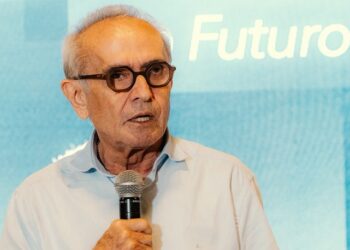 Cícero assume compromisso para Passe Livre para todos os alunos das redes públicas
